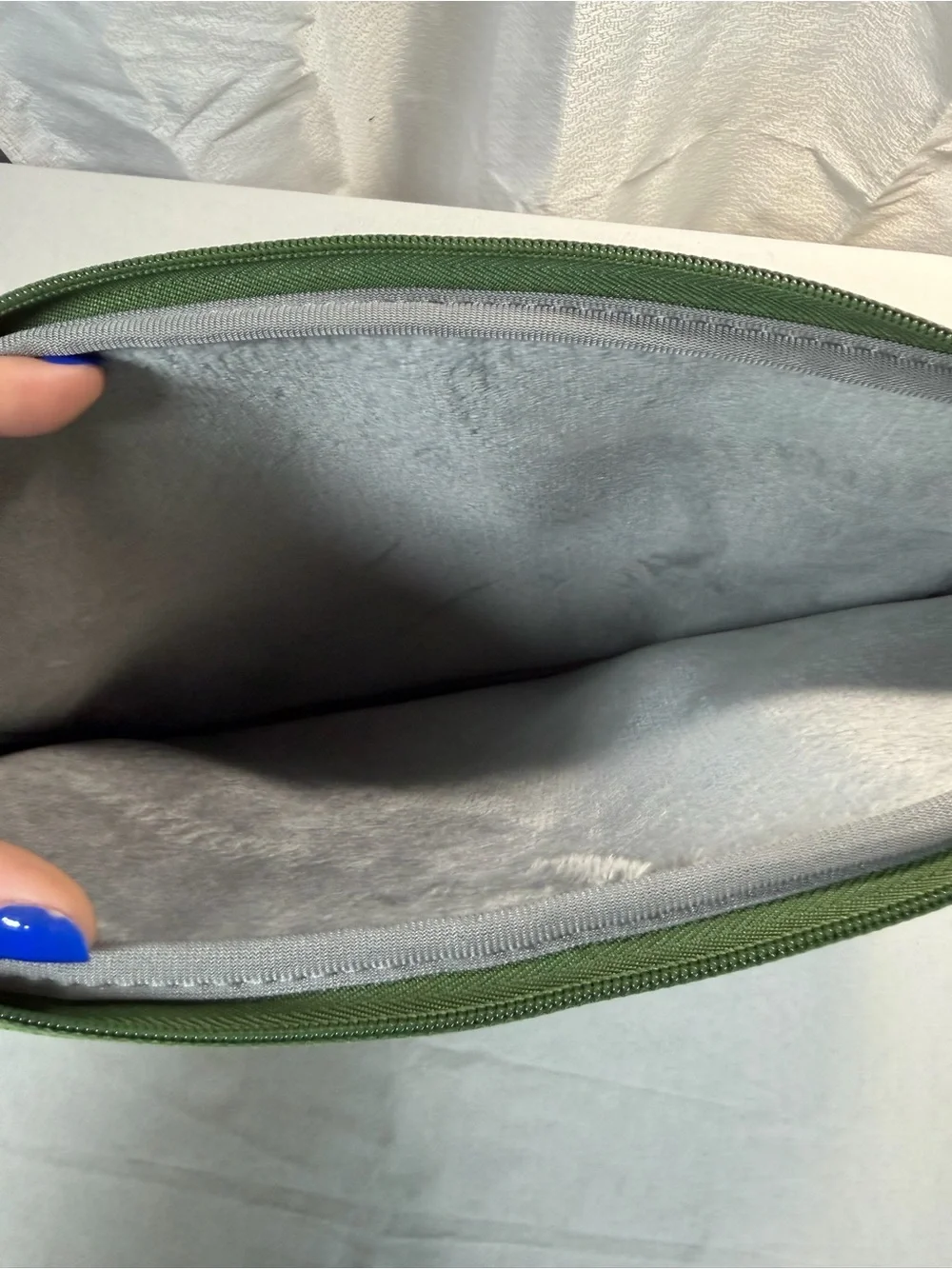 Lot of 3. Two laptop sleeves and one travel shoulder bag. Mosiso and Moko.